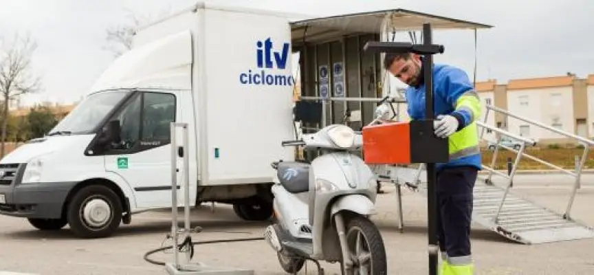Nova convocatoria para pasar a ITV de ciclomotores na unidade m&oacute;bil