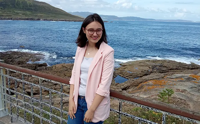 Ana Mar&iacute;a &eacute; tercer premio de microrelato 2020 na Real Academia Galega
