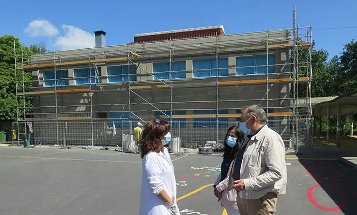Reciente visita del alcalde de A Laracha al colegio Alfredo de Bra&ntilde;as de Paiosaco