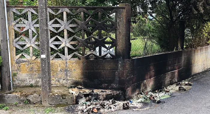 Colectores queimados no Cruceiro de Lest&oacute;n, A Laracha