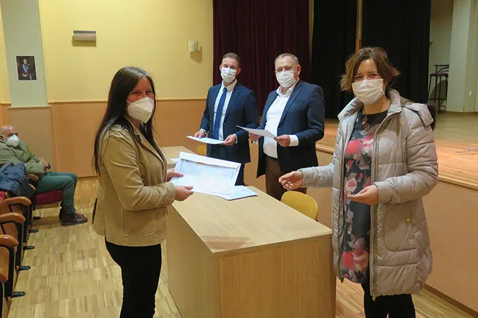 Acto de entrega dos diplomas ao alumnos do obradoiro de emprego Laracha V