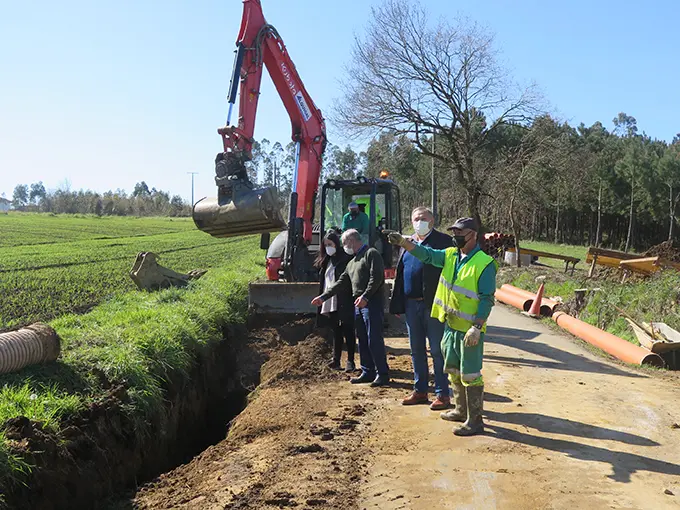 O alcade da Laracha visitou as obras en Cabovila&ntilde;o