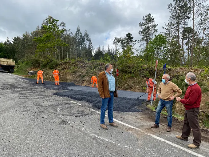 O alcalde, Jos&eacute; Manuel L&oacute;pez Varela, e o concelleiro de Urbanismo e Obras, Jes&uacute;s Souto, despraz&aacute;ronse ata o lugar de Requesende 