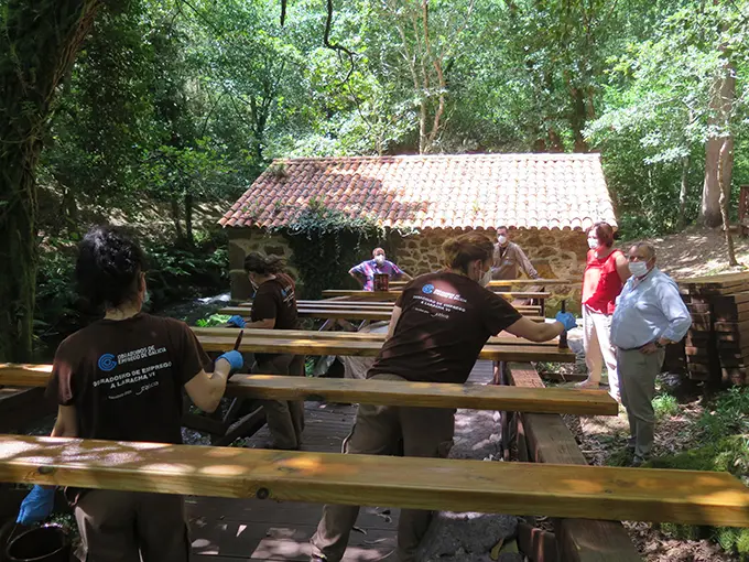 Traballos no paseo fluvial