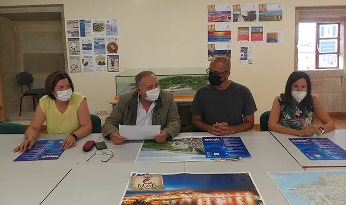 Presentaci&oacute;n "Rueiros da Vila" en Cai&oacute;n
