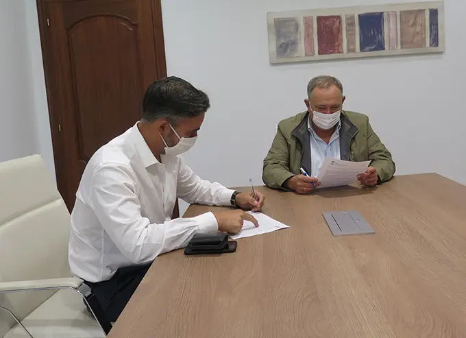 Entidades da Laracha e empresas  do contorna axudan a mellorar d&iacute;a a d&iacute;a o concello