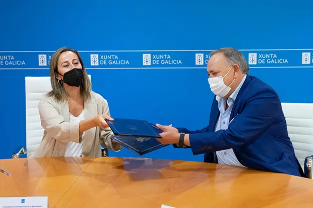 A conselleira de Infraestruturas e Mobilidade, Ethel V&aacute;zquez, e o alcalde da Laracha, Jos&eacute; Manuel L&oacute;pez Varela, asinar&aacute;n un convenio de colaboraci&oacute;n para a execuci&oacute;n de actuaci&oacute;ns de mellora da rede de abastecemento do municipio por 1,8 mill&oacute;ns de euros



foto xo&aacute;n crespo
21/09/2021