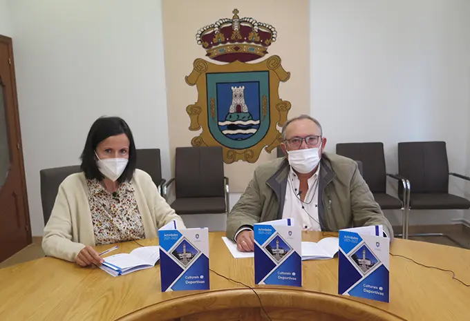 O alcalde e a concelleira presentaron as actividades culturais e deportivas da Laracha 2021-2022