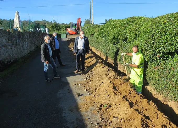 Zona das obras na rede de abastecemento en Coiro, A Laracha