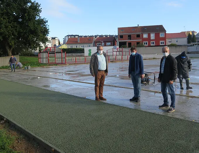 O alcalde da Laracha visit&oacute; as obras xunto ao IES Agra de Lebor&iacute;s