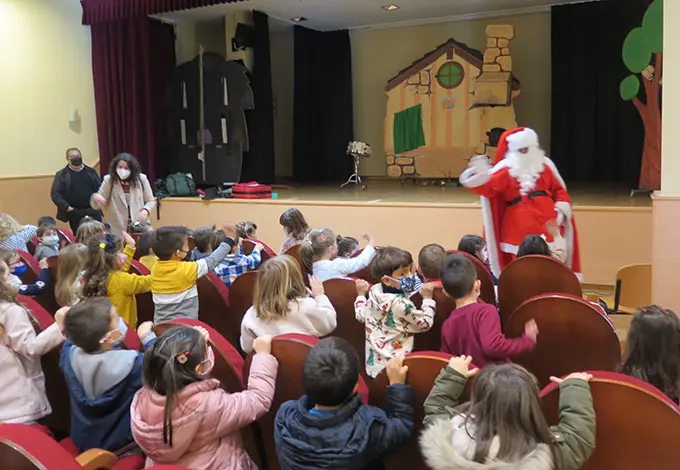 Festival de teatro en colegios da Laracha