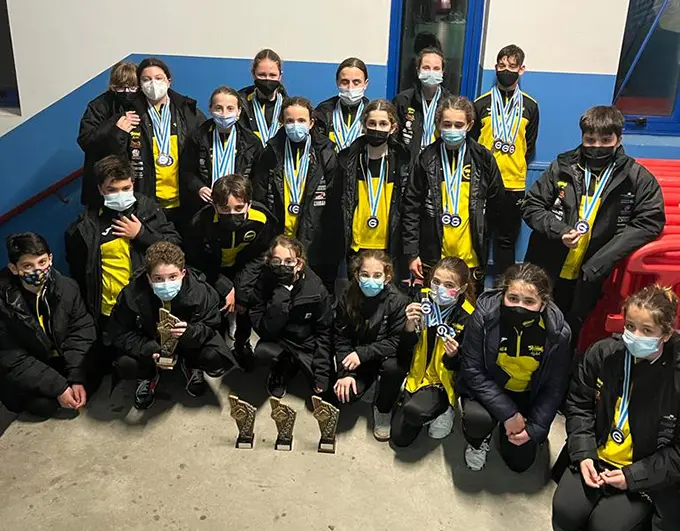 Deportistas categor&iacute;as infantil e cadete do SAL en Caldas de Reis