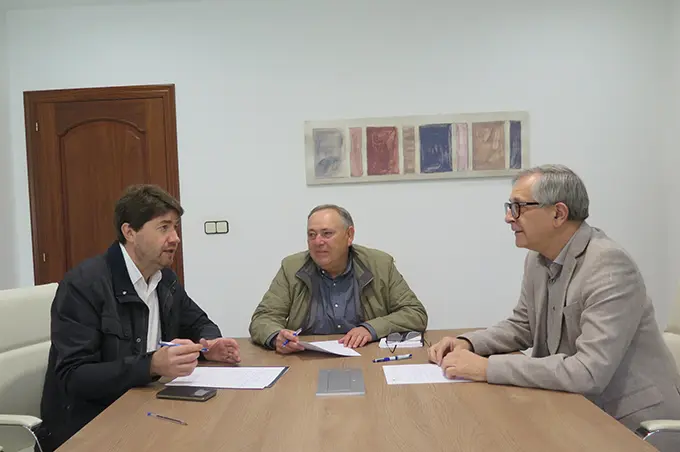 Estratexia. De izq. a dereita Carlos Calevlo, Jose Manue L&oacute;pez Varela e Evencio Ferrero 