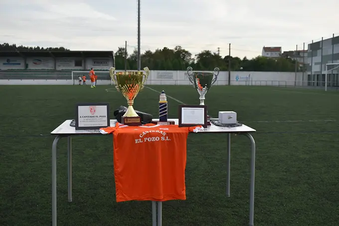 Encontro deportivo polo aniversario da Pe&ntilde;a de f&uacute;tbol Canteras El Pozo de Soandres