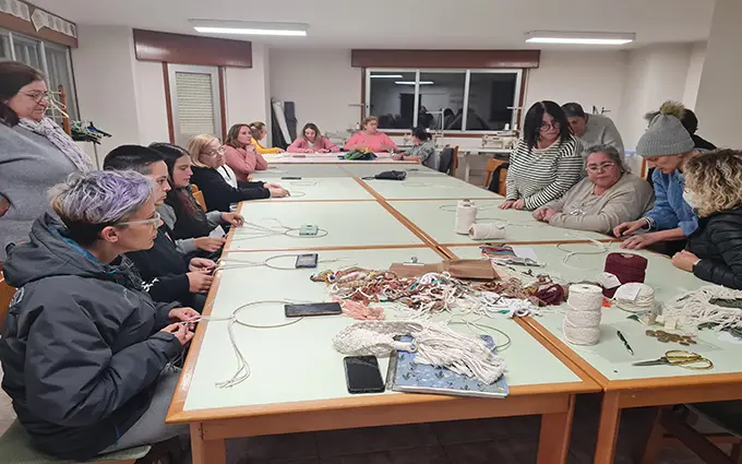 Unha das actividades 
&eacute; macram&eacute; 