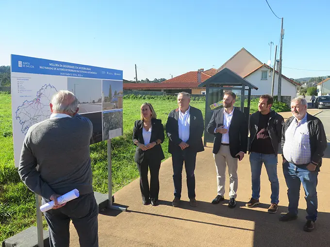 Presentaci&oacute;n novas paradas de autob&uacute;s no concello da Laracha