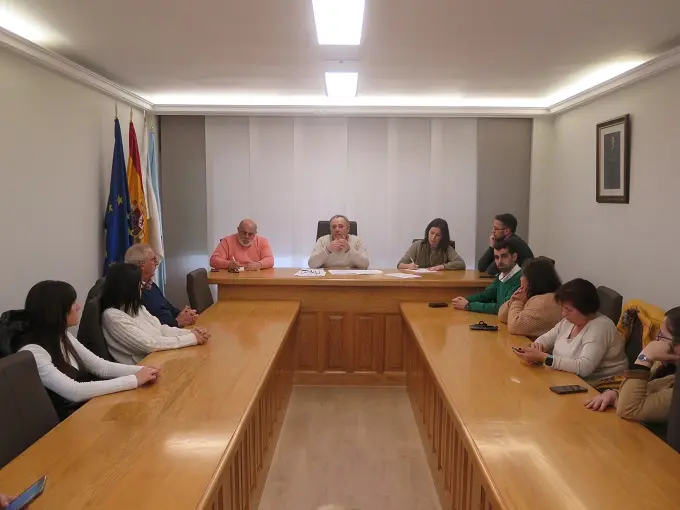 As contas do 2023 sa&iacute;ron adiante cos votos do grupo de goberno (Partido Popular) e co posicionamento en contra dos dous grupos da oposici&oacute;n (PSOE e BNG) Foto: Concello da Laracha