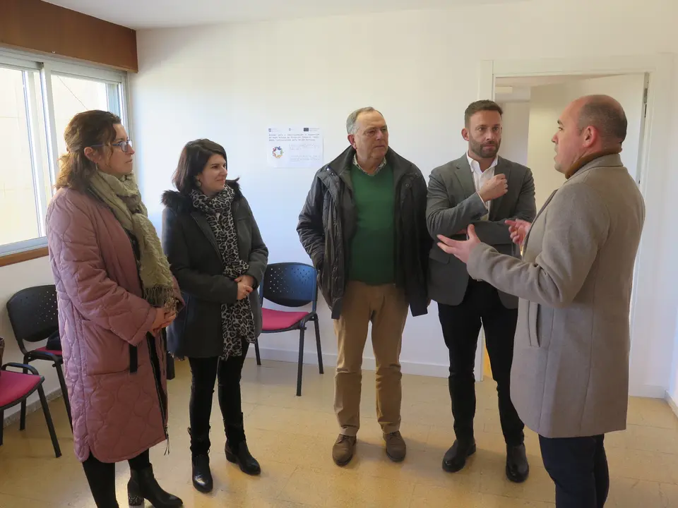 Visita do delegado da xunta, Gonzalo Trenor, &aacute; unidade de atenci&oacute;n temper&aacute;.
