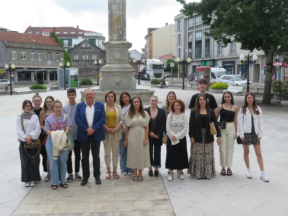 Mozos laracheses que participar&aacute;n no intercambio xuvenil en Venecia.
