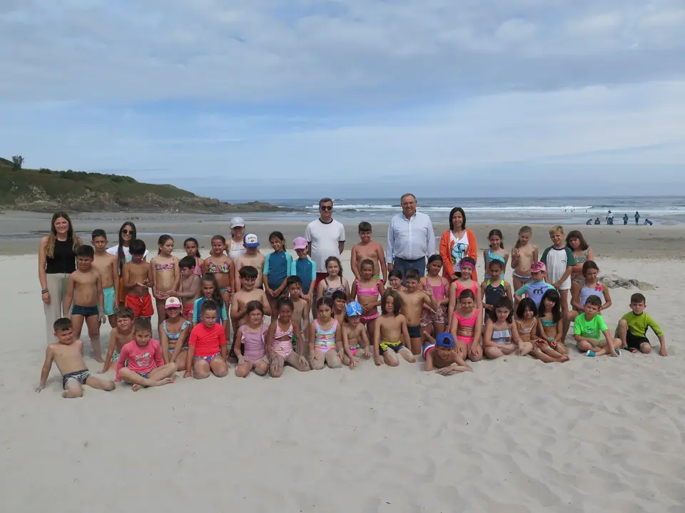 Participantes do primeiro turno do campamento de ver&aacute;n en Cai&oacute;n.