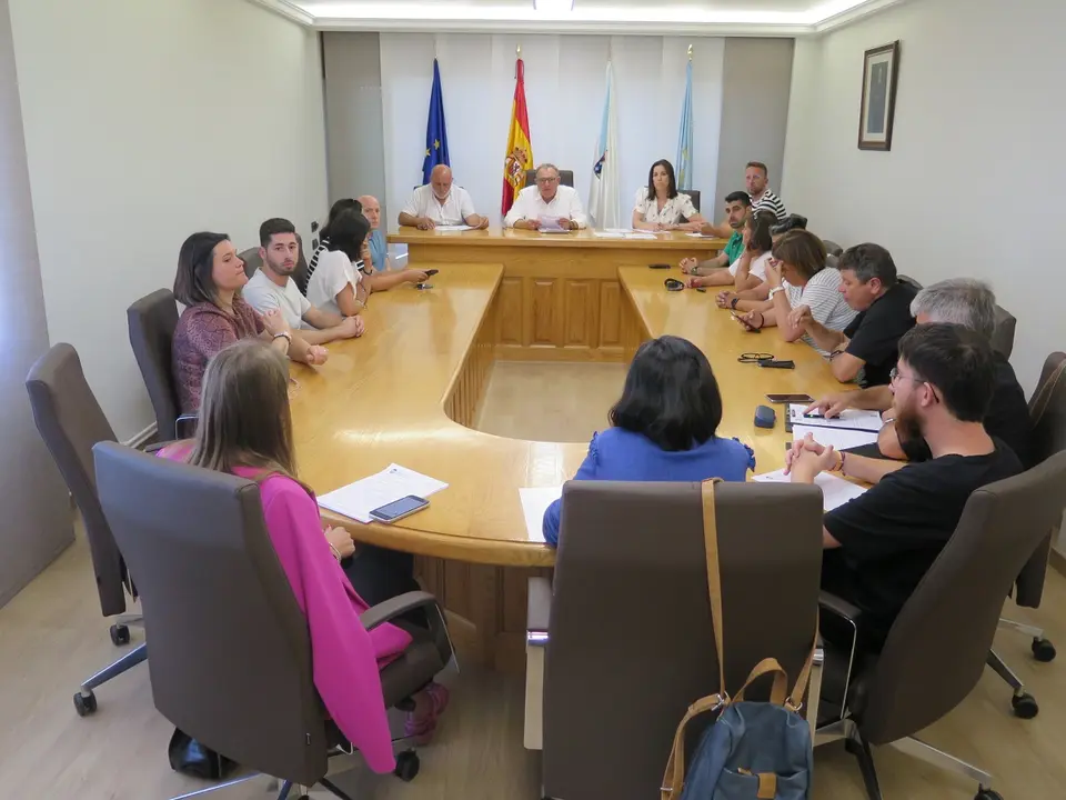 A corporaci&oacute;n municipal re&uacute;nese por primeira vez neste mandato