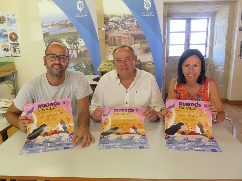 A oficina de informaci&oacute;n tur&iacute;stica de Cai&oacute;n acolleu a
presentaci&oacute;n do evento a cargo do alcalde, Jos&eacute; Manuel L&oacute;pez Varela, a
concelleira de Cultura, Patricia Bello, e Mahoney en representaci&oacute;n de Sincro,
a productora que xestiona o programa