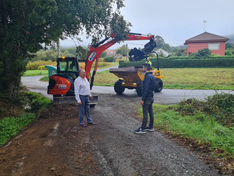 Obras de mellora da rede viaria nas Meneiroas.