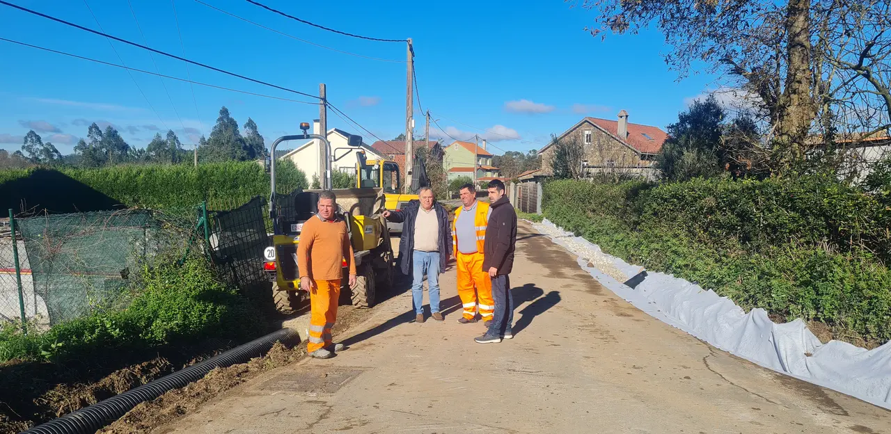 Obras de mellora da rede viaria na parroquia de Coiro.