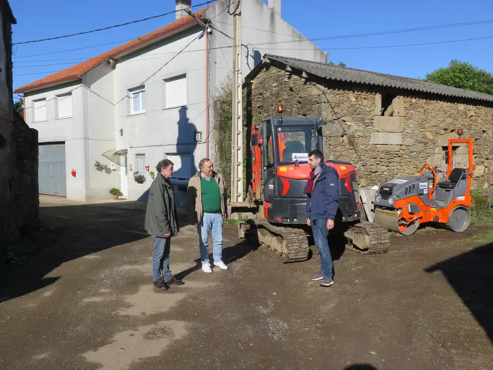 Obras no N&uacute;cleo de San Paio da parroquia de Erboedo.