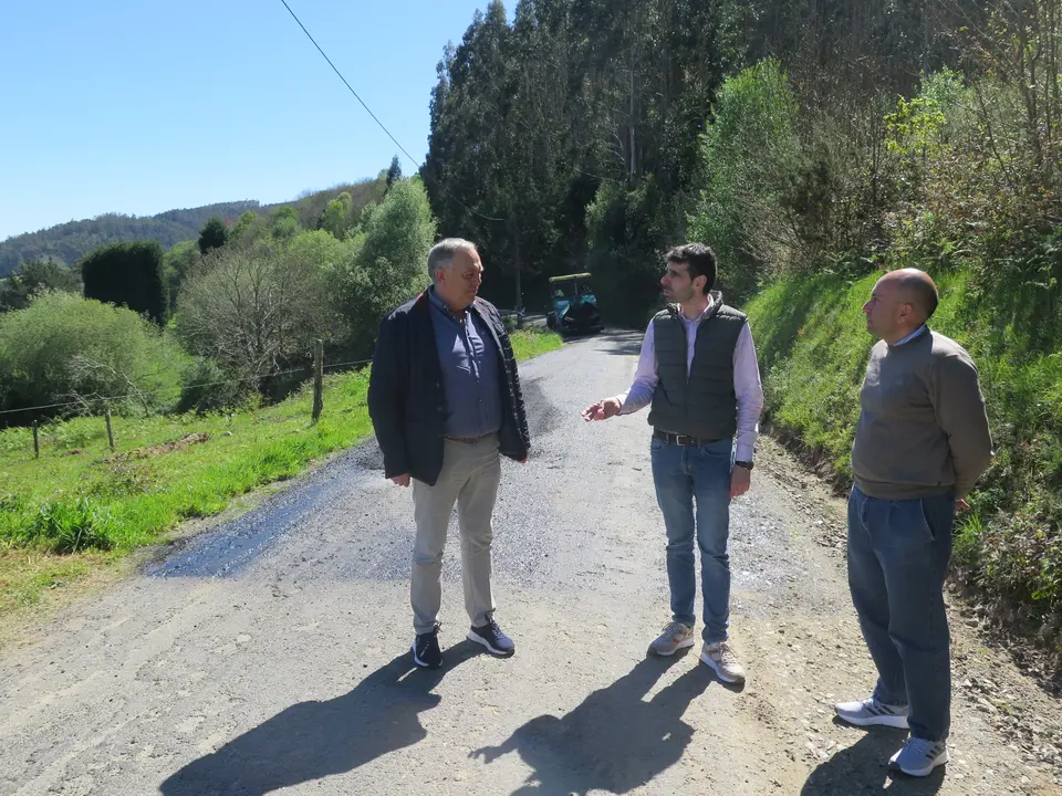 Obras de mellora na rede viaria nos n&uacute;cleos de Golmar e Soutullo.