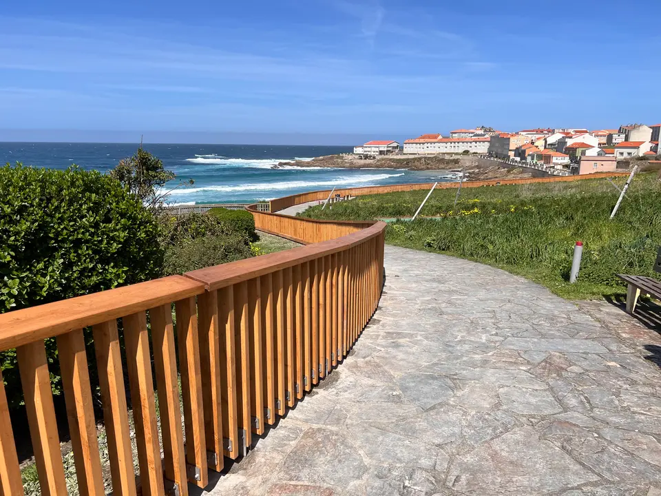 Paseo mar&iacute;timo de Cai&oacute;n.