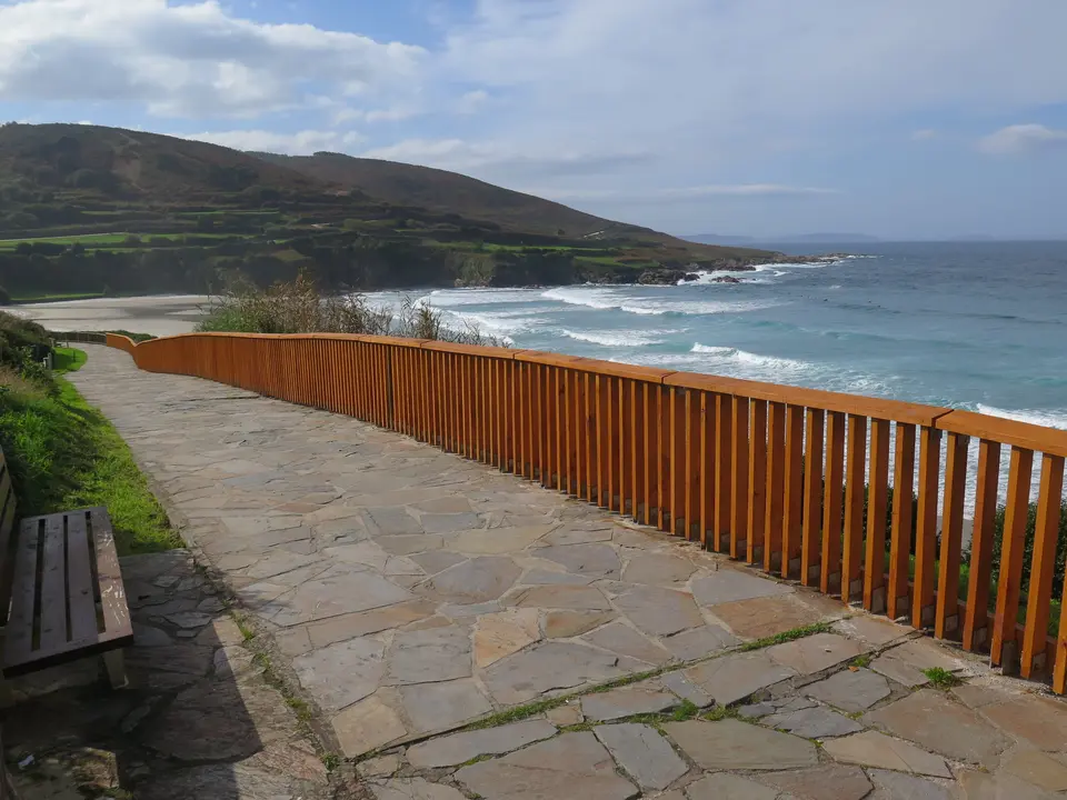 Paseo marítimo de Caión.