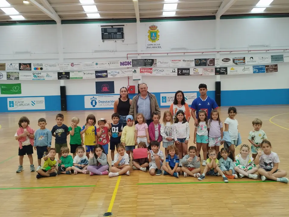 Os campamentos abren a programaci&oacute;n municipal de ver&aacute;n na Laracha.