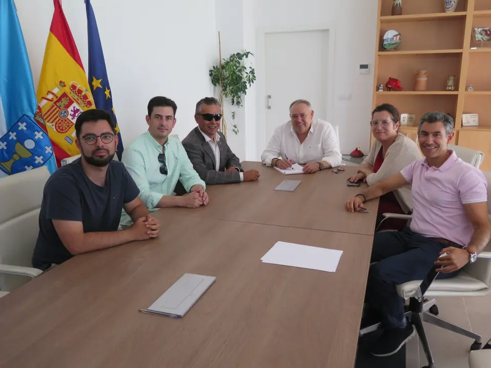 Reuni&oacute;n coa ONCE para ultimar a instalaci&oacute;n dun punto de venda fixo na Laracha.