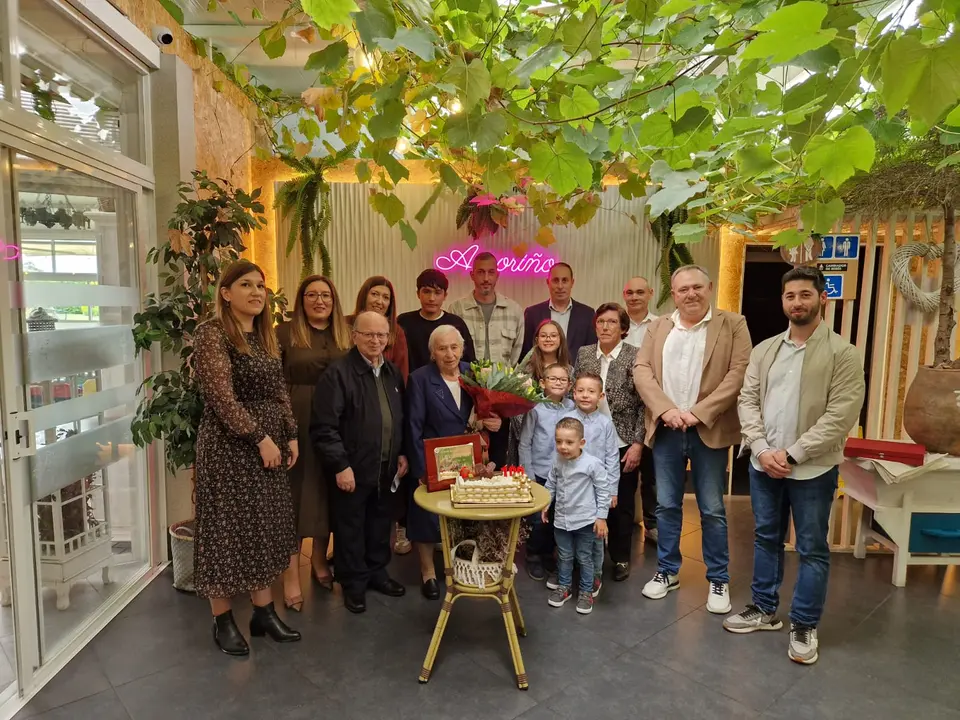 O Concello felicita a Francisca Prego polo seu 100 aniversario.