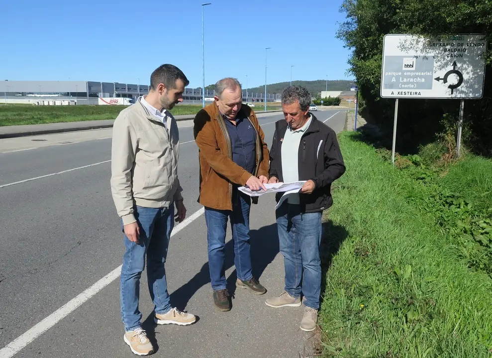 Reuni&oacute;n previa ao comezo das obras de mellora viaria do parque empresarial.