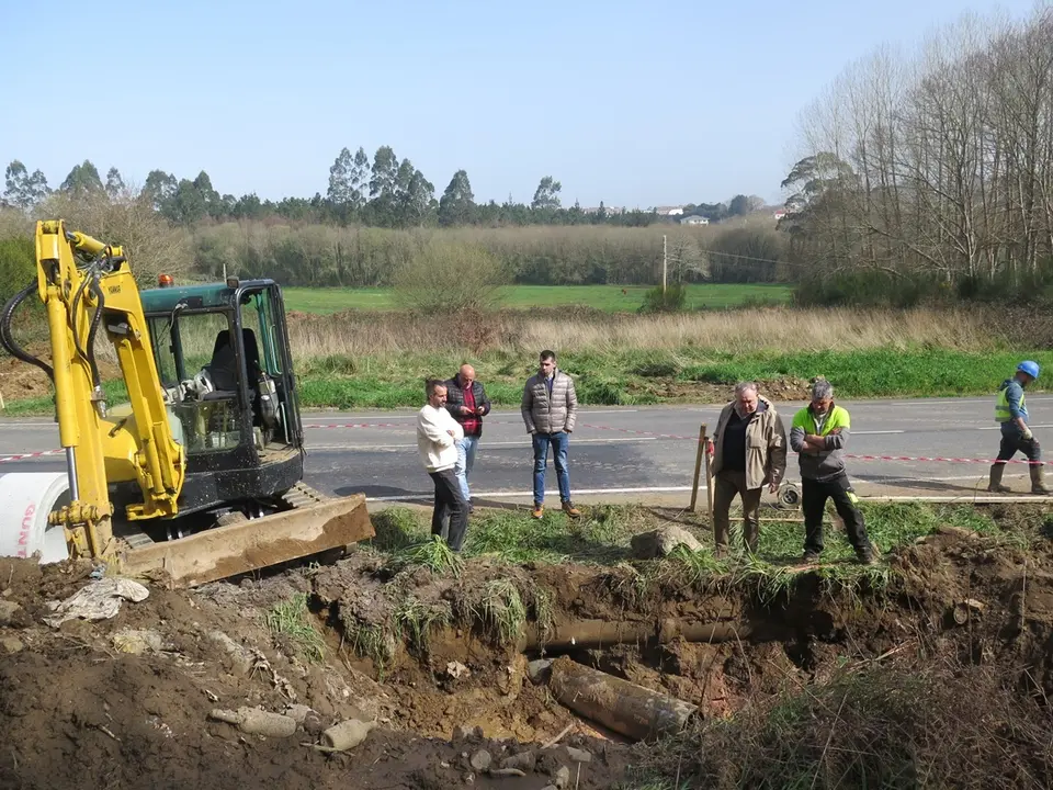 A Laracha inicia el proyecto para reducir infiltraciones en la red de saneamiento municipal.