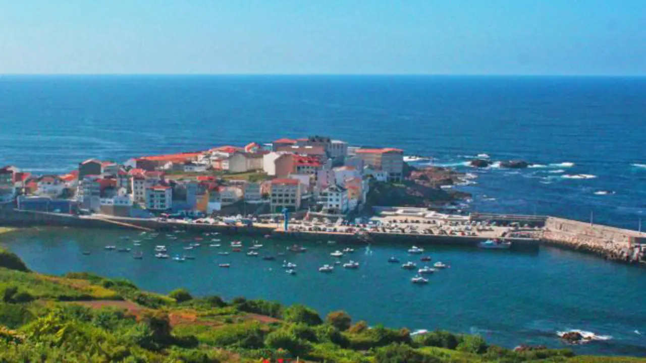 Vista da parroquia de Cai&oacute;n en A Laracha