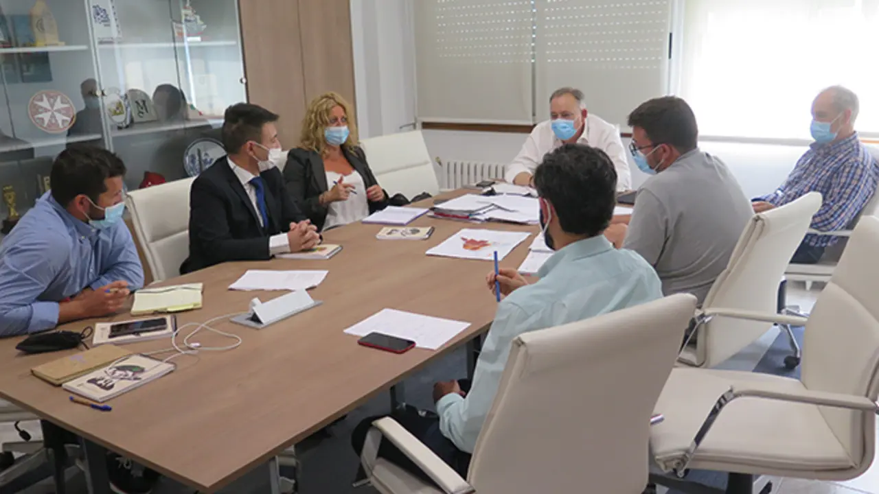 El alcalde de A Laracha recibi&oacute; a la gerente de SEA hoy en el Concello