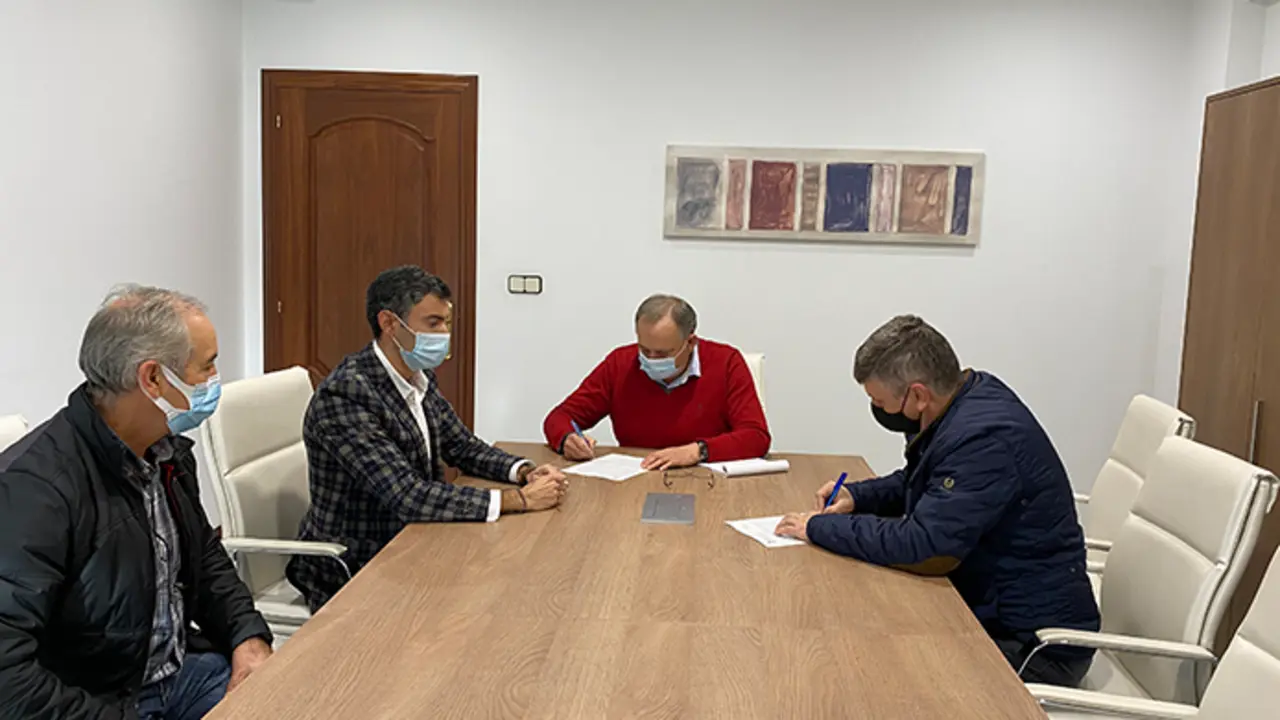 Firma do acordo da construcci&oacute;n da nova pista polideportiva