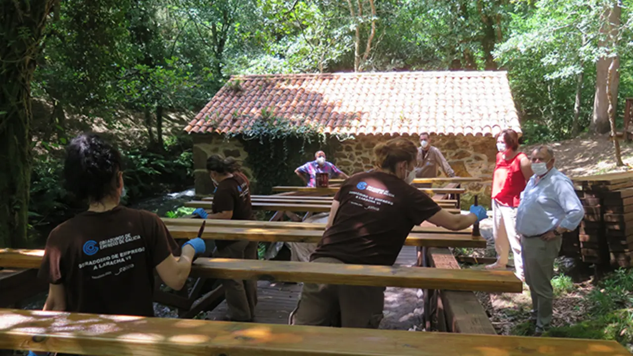 Traballos no paseo fluvial