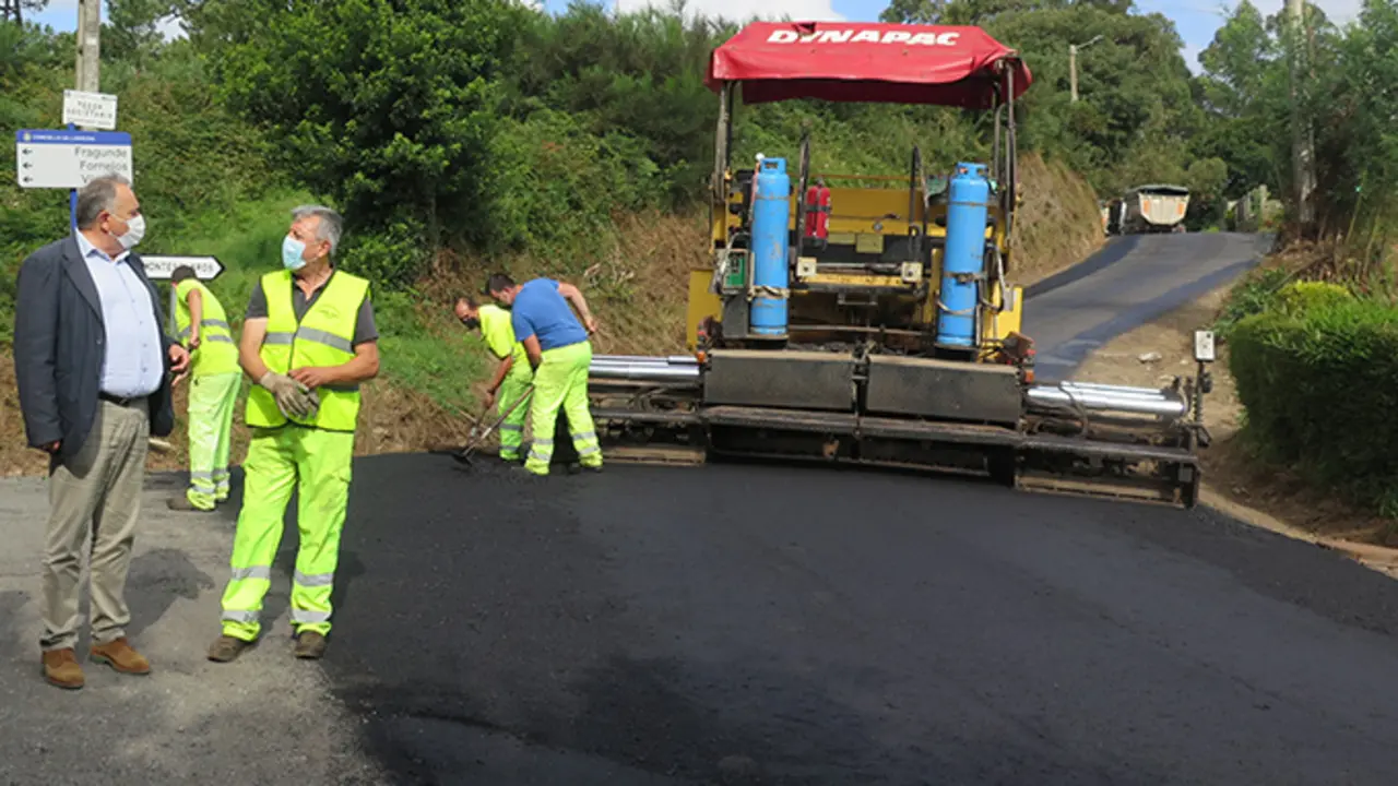 Mellora viaria nas parroquias. Na imaxe a estrada cruce Fragunde-O Pereiro