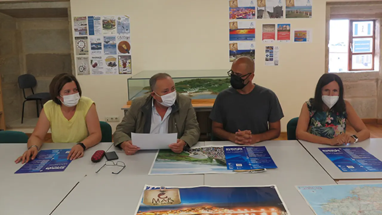 Presentaci&oacute;n "Rueiros da Vila" en Cai&oacute;n