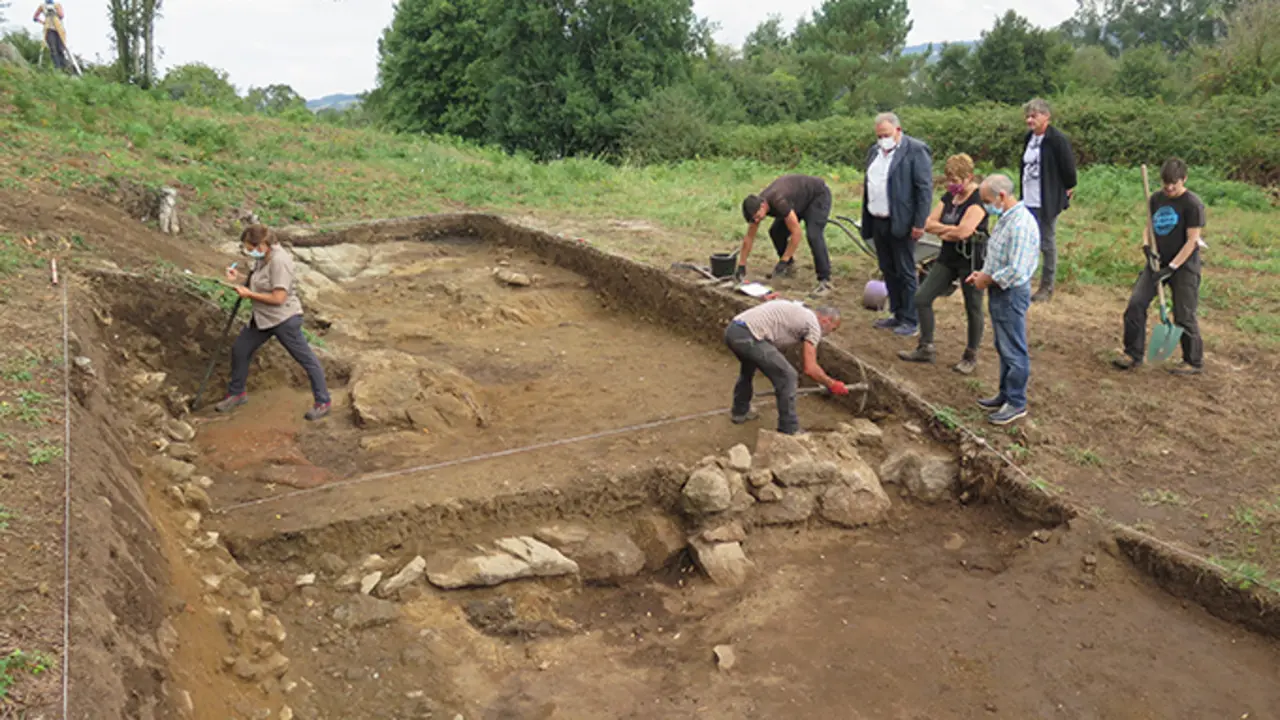 O obradoiro organizado por A Laracha e Arteixo aposta polos traballos no Castro de Montes Claros