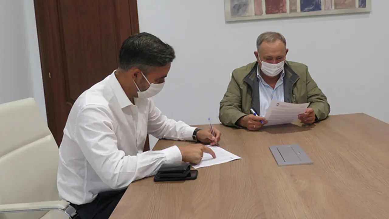 Entidades da Laracha e empresas  do contorna axudan a mellorar d&iacute;a a d&iacute;a o concello