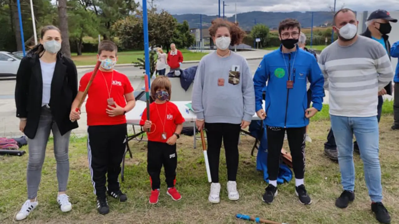 Segunda xornada de billarda celebrada no campo de f&uacute;tbol do Concello de Cabanas