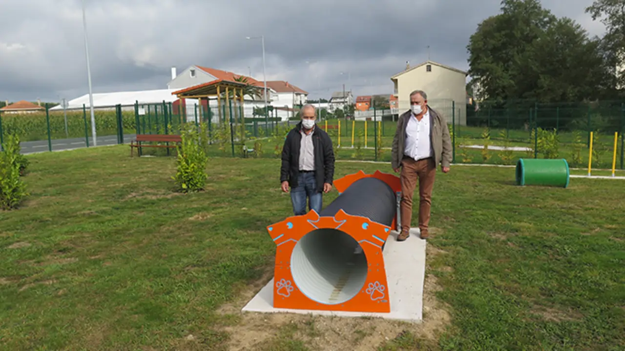 Apertura oficial do novo espacio canino na Laracha