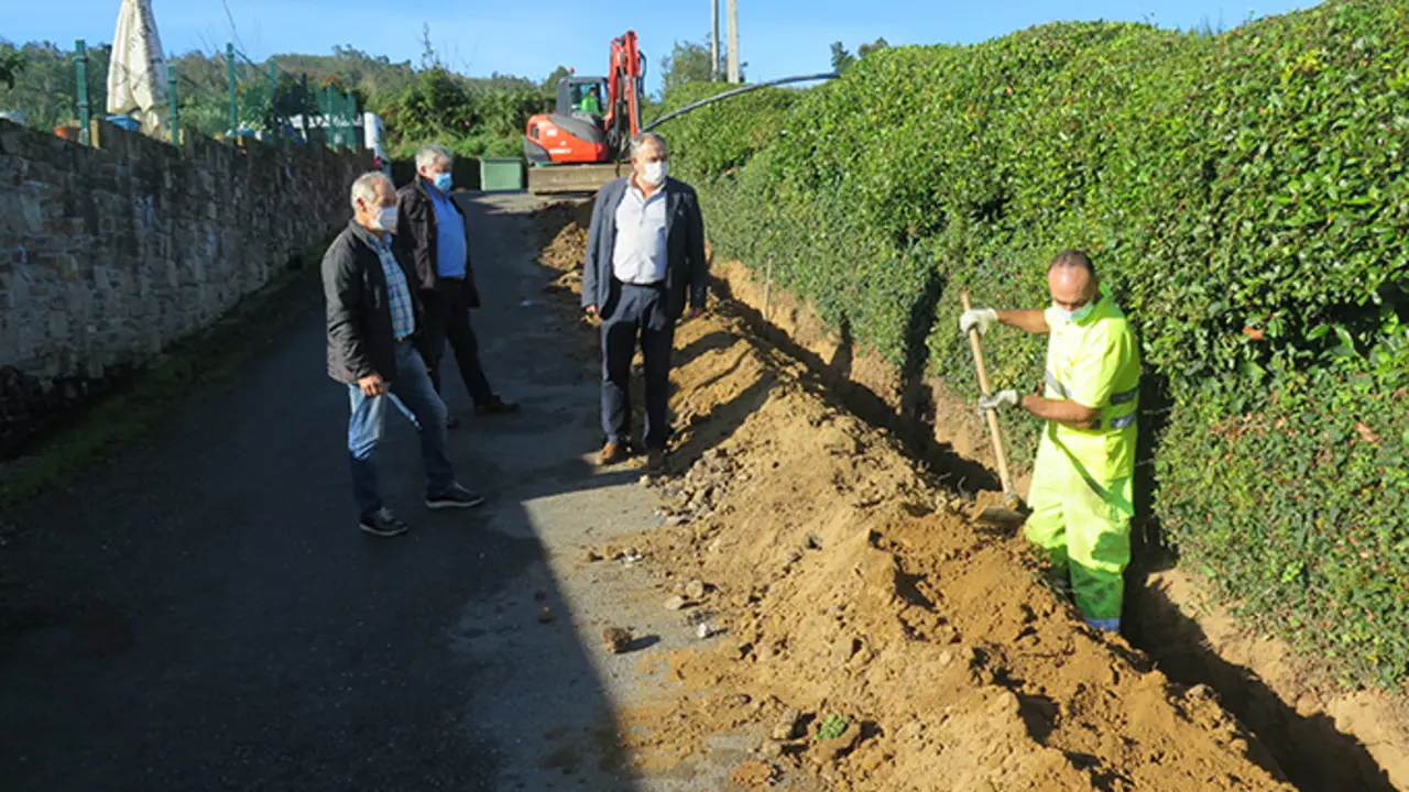 Zona das obras na rede de abastecemento en Coiro, A Laracha