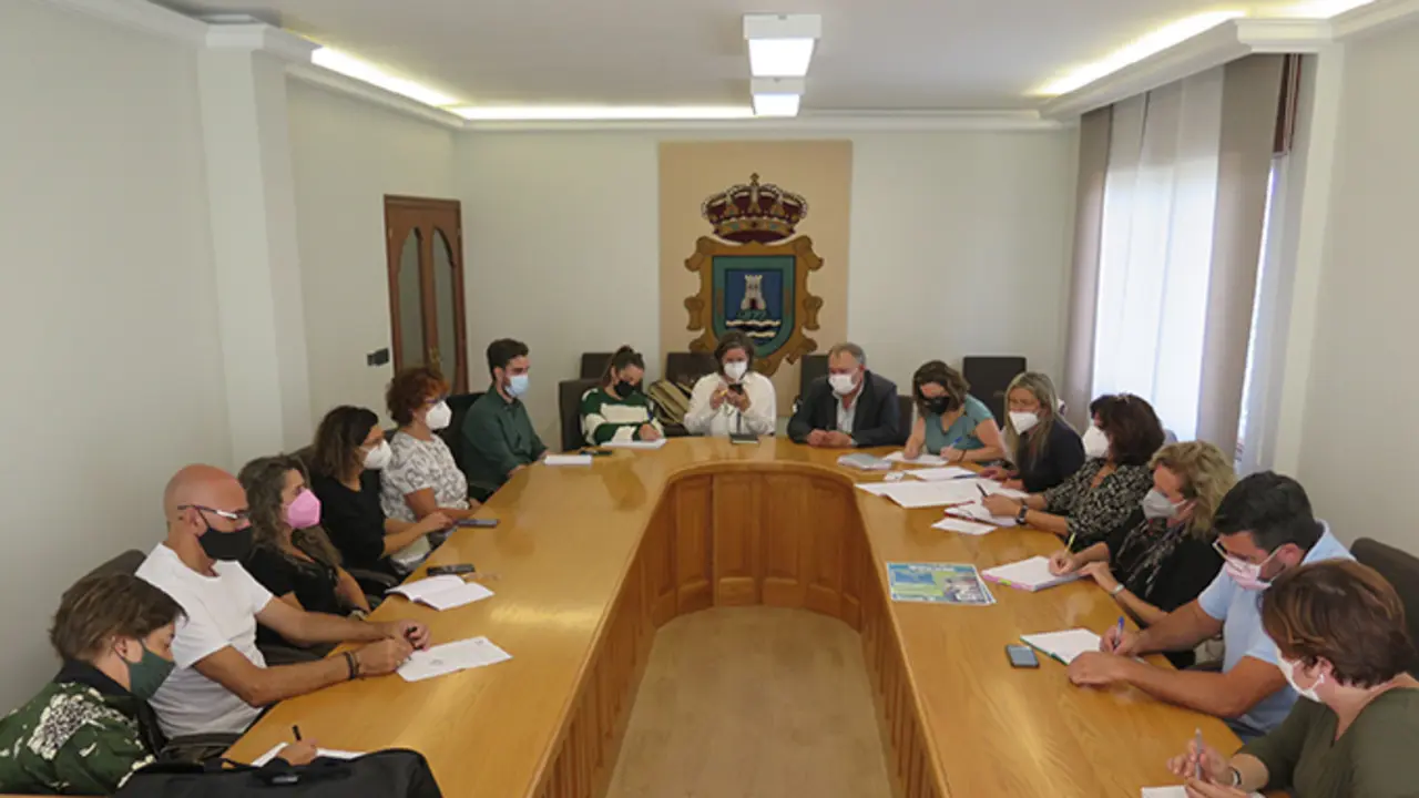 Reuni&oacute;n no Concello da Laracha