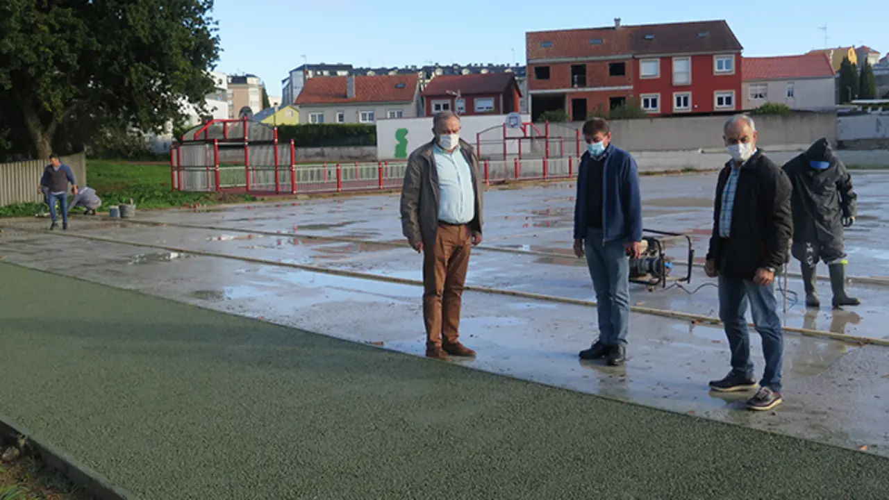 O alcalde da Laracha visit&oacute; as obras xunto ao IES Agra de Lebor&iacute;s